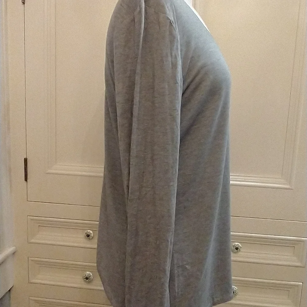 WHBM Gray Size L 95% rayon 5% spandex Long sleeved Lightweight Knit Shirt - Picture 8 of 8